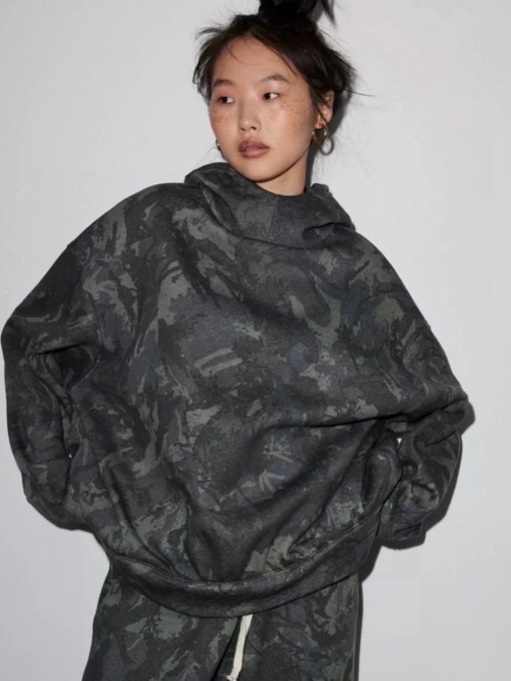 Urban Outfitters Camo Hoodie Women’s Small
